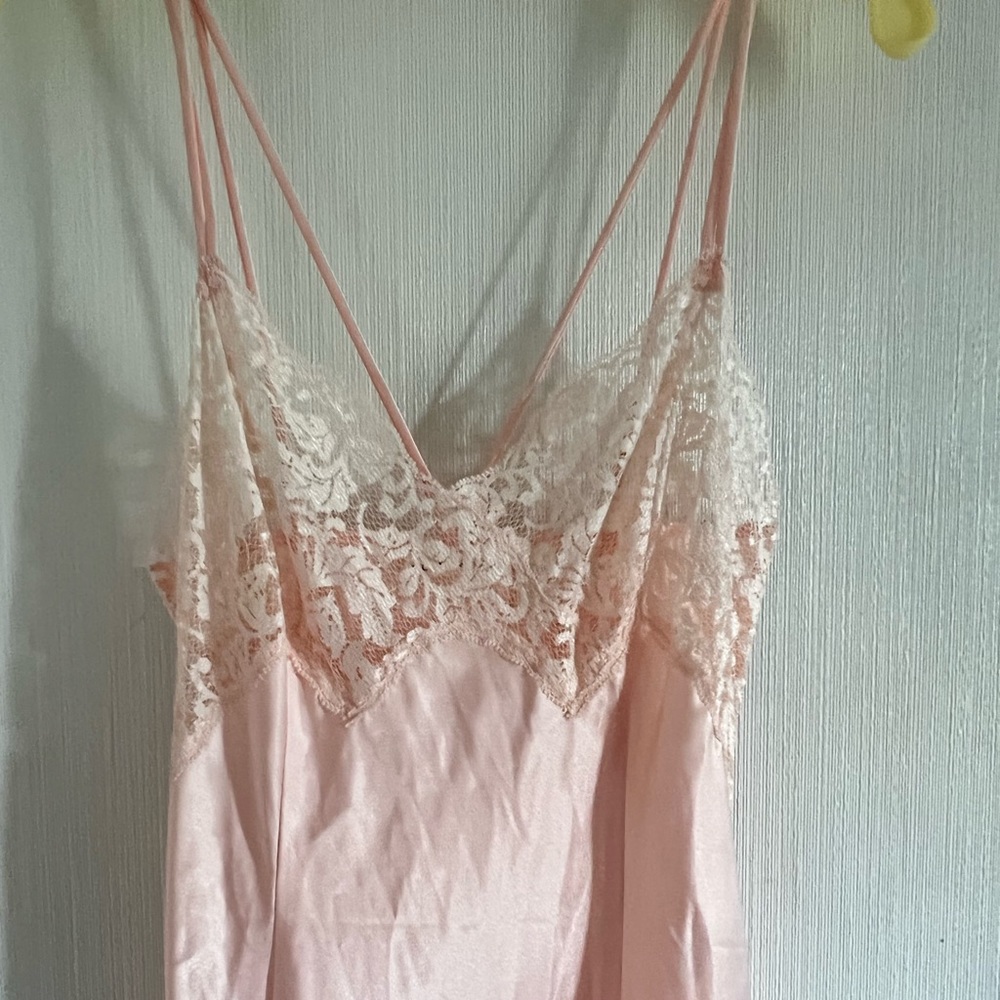 beautiful VS night dress